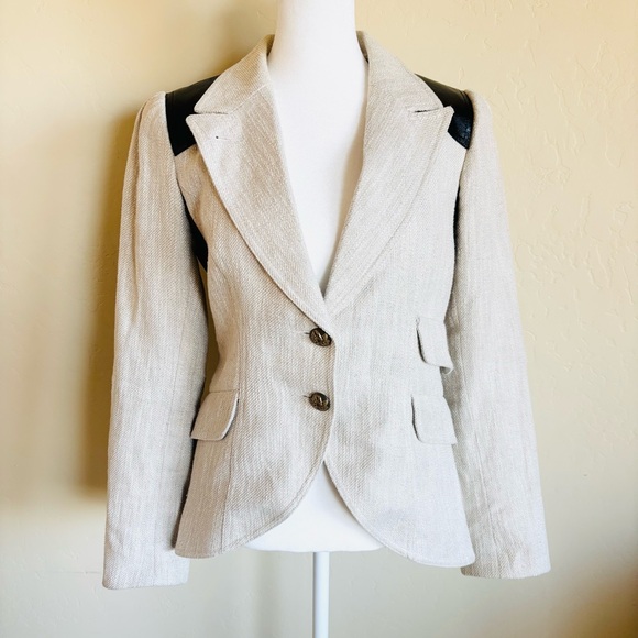 Smythe Saddle-Patch Equestrian Blazer With Black Leather Accents - Picture 3 of 16